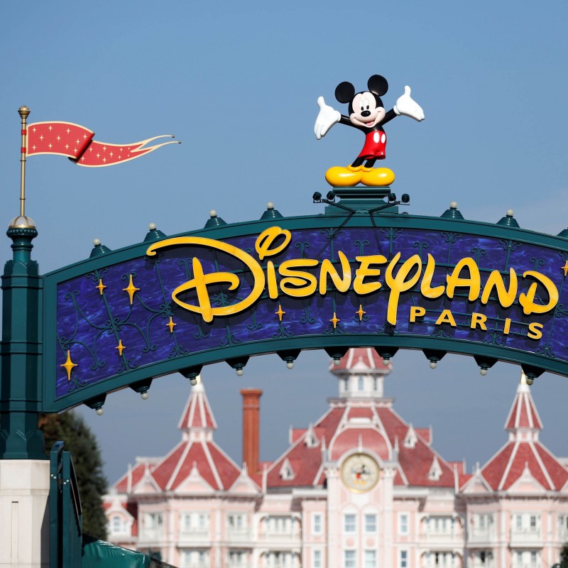 Roissy CDG Airport > Disney Land Roissy CDG Airport > Disney Land